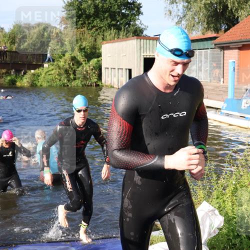 31.08.2025 - Elbe Triathlon Hamburg Luisa Fischer http://msf.ph/oto/8675251 31.08.2025 08:56:08 Schwimmen 392, 441, 450, 476, 540, 549 meine-sportfotos.de