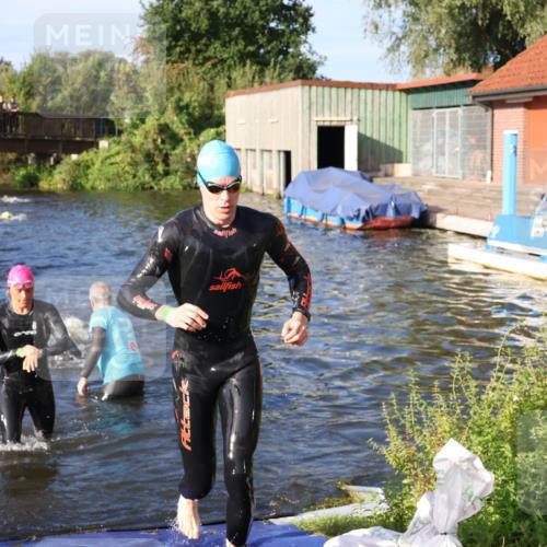 31.08.2025 - Elbe Triathlon Hamburg Luisa Fischer http://msf.ph/oto/8675255 31.08.2025 08:56:09 Schwimmen 392, 441, 450, 476, 540, 549 meine-sportfotos.de