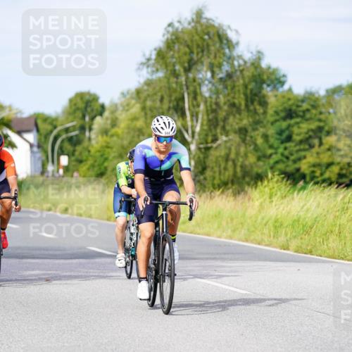 31.08.2025 - Elbe Triathlon Hamburg Michael Burmester http://msf.ph/oto/8675256 31.08.2025 10:19:06 Radfahren 487, 674, 690, 713, 735, 777, 856, 944 meine-sportfotos.de