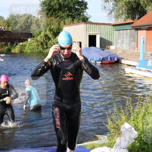 31.08.2025 - Elbe Triathlon Hamburg Luisa Fischer http://msf.ph/oto/8675257 31.08.2025 08:56:09 Schwimmen 392, 441, 450, 476, 540, 549 meine-sportfotos.de