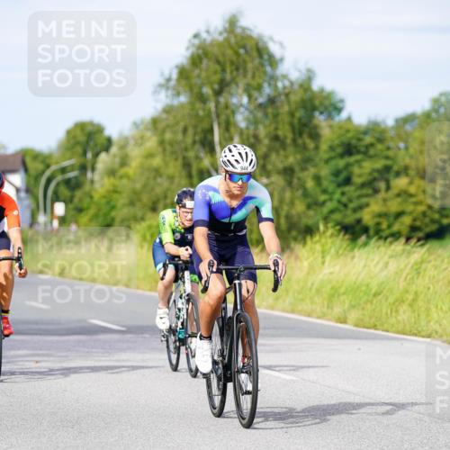 31.08.2025 - Elbe Triathlon Hamburg Michael Burmester http://msf.ph/oto/8675260 31.08.2025 10:19:06 Radfahren 487, 674, 690, 713, 735, 777, 856, 944 meine-sportfotos.de