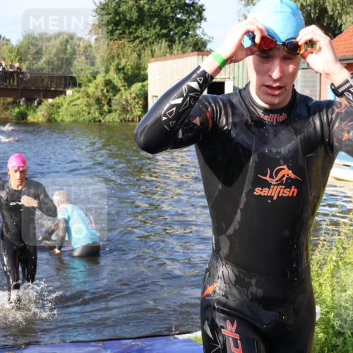 31.08.2025 - Elbe Triathlon Hamburg Luisa Fischer http://msf.ph/oto/8675261 31.08.2025 08:56:10 Schwimmen 392, 441, 476, 540, 549 meine-sportfotos.de