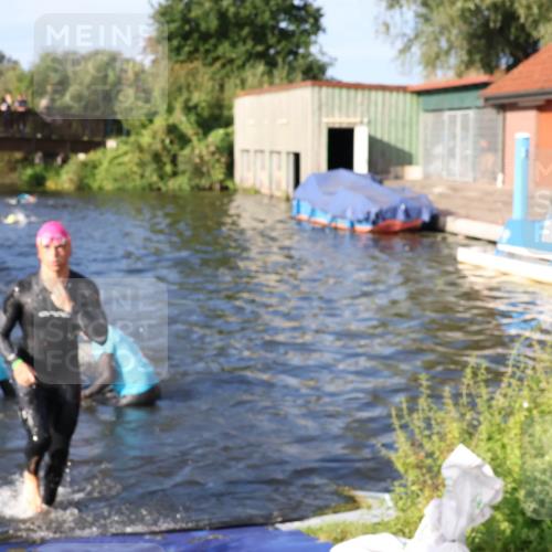 31.08.2025 - Elbe Triathlon Hamburg Luisa Fischer http://msf.ph/oto/8675263 31.08.2025 08:56:10 Schwimmen 392, 441, 476, 540, 549 meine-sportfotos.de