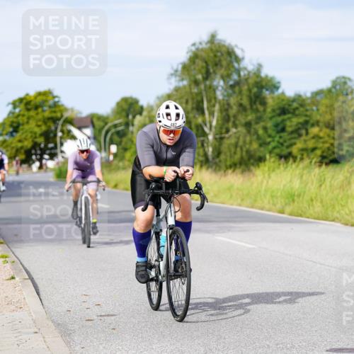 31.08.2025 - Elbe Triathlon Hamburg Michael Burmester http://msf.ph/oto/8675284 31.08.2025 10:19:11 Radfahren 487, 713, 777, 803, 828, 856, 930 meine-sportfotos.de