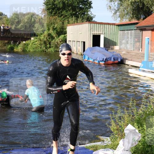 31.08.2025 - Elbe Triathlon Hamburg Luisa Fischer http://msf.ph/oto/8675286 31.08.2025 08:56:15 Schwimmen 392, 449, 476, 479, 540 meine-sportfotos.de