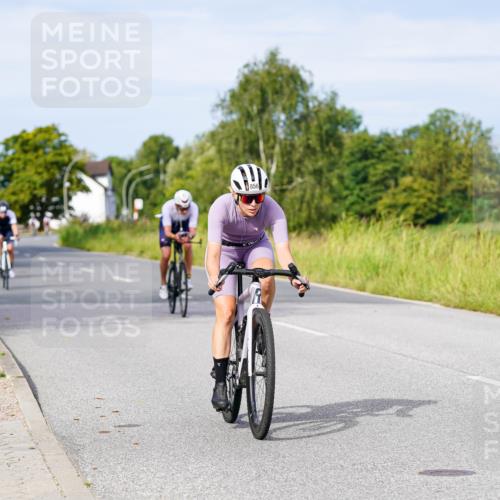 31.08.2025 - Elbe Triathlon Hamburg Michael Burmester http://msf.ph/oto/8675293 31.08.2025 10:19:12 Radfahren 487, 713, 777, 803, 828, 856, 930 meine-sportfotos.de