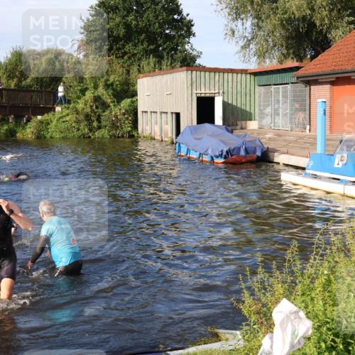 31.08.2025 - Elbe Triathlon Hamburg Luisa Fischer http://msf.ph/oto/8675300 31.08.2025 08:56:21 Schwimmen 392, 449, 465, 479, 492 meine-sportfotos.de