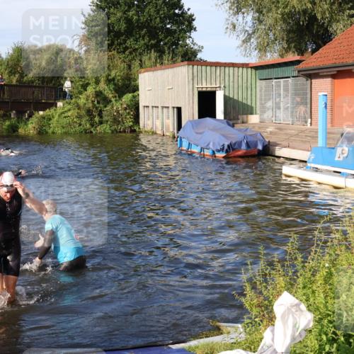 31.08.2025 - Elbe Triathlon Hamburg Luisa Fischer http://msf.ph/oto/8675302 31.08.2025 08:56:21 Schwimmen 392, 449, 465, 479, 492 meine-sportfotos.de