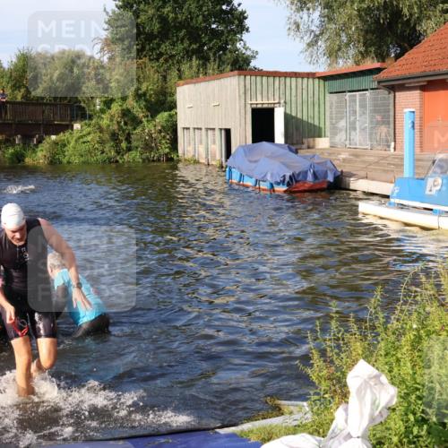 31.08.2025 - Elbe Triathlon Hamburg Luisa Fischer http://msf.ph/oto/8675305 31.08.2025 08:56:22 Schwimmen 392, 449, 465, 479, 492 meine-sportfotos.de