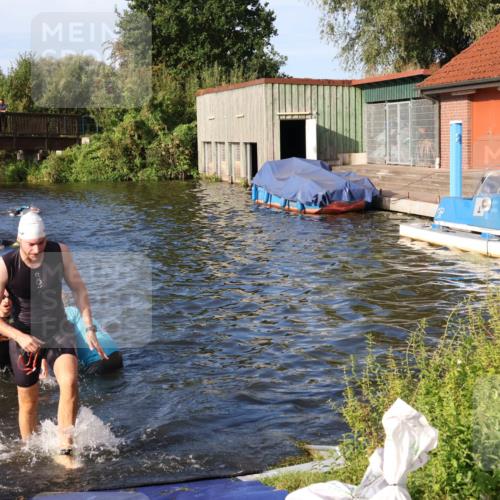31.08.2025 - Elbe Triathlon Hamburg Luisa Fischer http://msf.ph/oto/8675306 31.08.2025 08:56:22 Schwimmen 392, 449, 465, 479, 492 meine-sportfotos.de