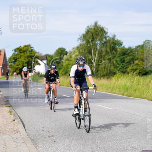 31.08.2025 - Elbe Triathlon Hamburg Michael Burmester http://msf.ph/oto/8675307 31.08.2025 10:19:15 Radfahren 713, 803, 828, 856, 930 meine-sportfotos.de