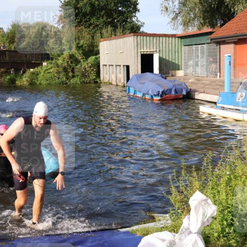 31.08.2025 - Elbe Triathlon Hamburg Luisa Fischer http://msf.ph/oto/8675309 31.08.2025 08:56:22 Schwimmen 392, 449, 465, 479, 492 meine-sportfotos.de