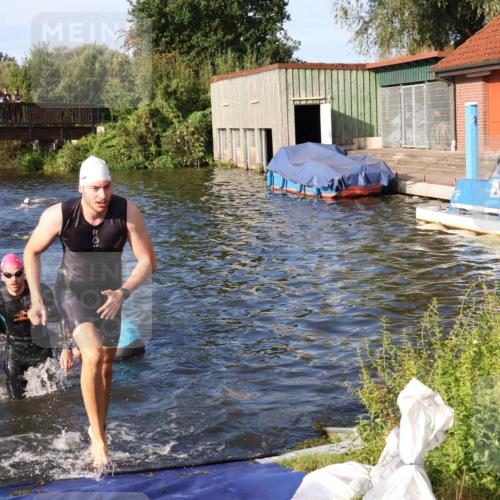 31.08.2025 - Elbe Triathlon Hamburg Luisa Fischer http://msf.ph/oto/8675310 31.08.2025 08:56:23 Schwimmen 449, 465, 479, 492 meine-sportfotos.de