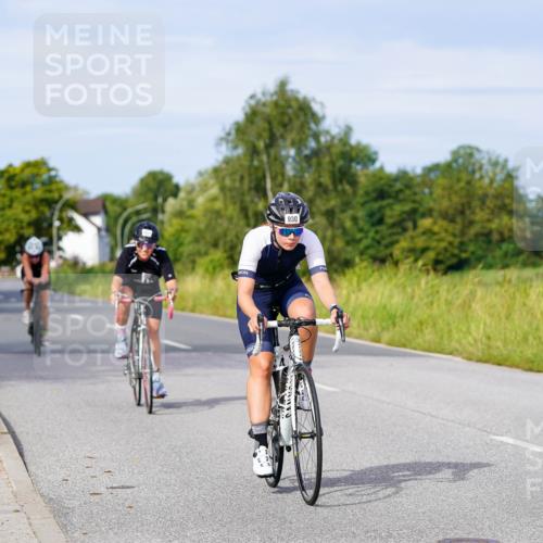 31.08.2025 - Elbe Triathlon Hamburg Michael Burmester http://msf.ph/oto/8675312 31.08.2025 10:19:15 Radfahren 713, 803, 828, 856, 930 meine-sportfotos.de