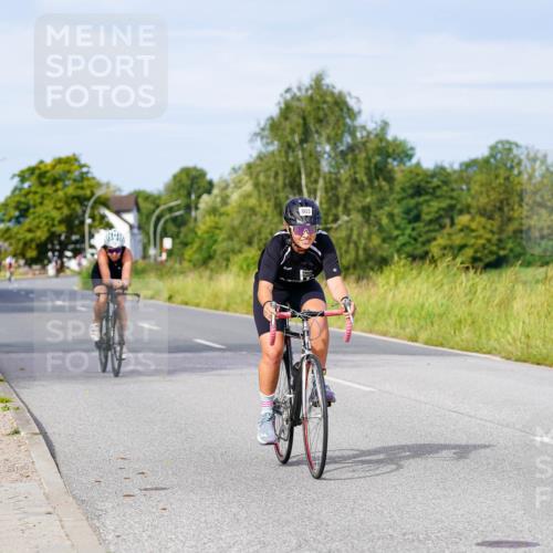 31.08.2025 - Elbe Triathlon Hamburg Michael Burmester http://msf.ph/oto/8675315 31.08.2025 10:19:15 Radfahren 713, 803, 828, 856, 930 meine-sportfotos.de