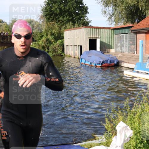31.08.2025 - Elbe Triathlon Hamburg Luisa Fischer http://msf.ph/oto/8675331 31.08.2025 08:56:26 Schwimmen 449, 465, 479, 492 meine-sportfotos.de