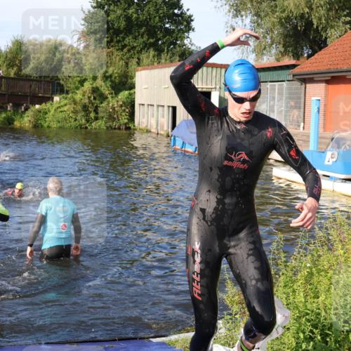 31.08.2025 - Elbe Triathlon Hamburg Luisa Fischer http://msf.ph/oto/8675332 31.08.2025 08:56:29 Schwimmen 412, 465, 479, 492 meine-sportfotos.de