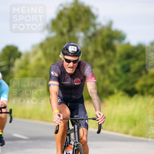 31.08.2025 - Elbe Triathlon Hamburg Michael Burmester http://msf.ph/oto/8675336 31.08.2025 10:19:25 Radfahren 657, 660, 710, 808 meine-sportfotos.de