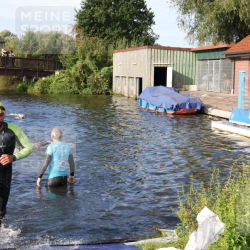 31.08.2025 - Elbe Triathlon Hamburg Luisa Fischer http://msf.ph/oto/8675339 31.08.2025 08:56:30 Schwimmen 412, 465, 492 meine-sportfotos.de