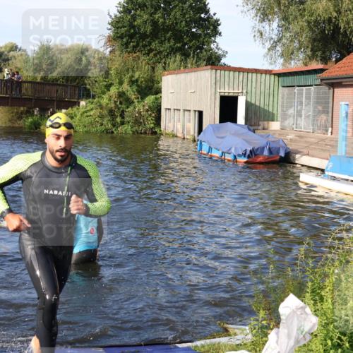 31.08.2025 - Elbe Triathlon Hamburg Luisa Fischer http://msf.ph/oto/8675343 31.08.2025 08:56:31 Schwimmen 412, 465, 492 meine-sportfotos.de