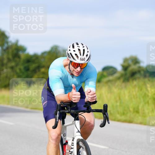 31.08.2025 - Elbe Triathlon Hamburg Michael Burmester http://msf.ph/oto/8675344 31.08.2025 10:19:27 Radfahren 657, 660, 710, 808 meine-sportfotos.de