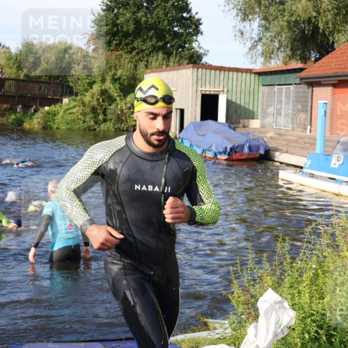 31.08.2025 - Elbe Triathlon Hamburg Luisa Fischer http://msf.ph/oto/8675346 31.08.2025 08:56:32 Schwimmen 412, 465, 492 meine-sportfotos.de