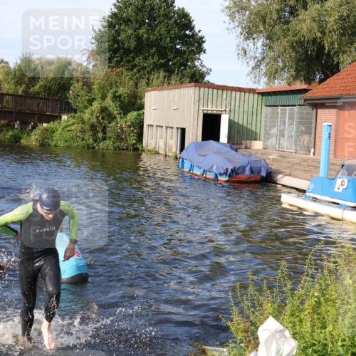 31.08.2025 - Elbe Triathlon Hamburg Luisa Fischer http://msf.ph/oto/8675354 31.08.2025 08:56:37 Schwimmen 412, 545 meine-sportfotos.de