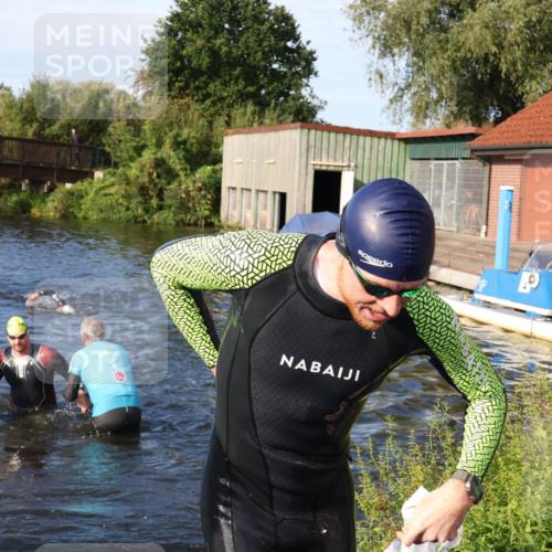 31.08.2025 - Elbe Triathlon Hamburg Luisa Fischer http://msf.ph/oto/8675363 31.08.2025 08:56:38 Schwimmen 412, 545 meine-sportfotos.de