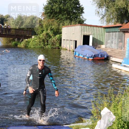 31.08.2025 - Elbe Triathlon Hamburg Luisa Fischer http://msf.ph/oto/8675400 31.08.2025 08:56:53 Schwimmen 440 meine-sportfotos.de