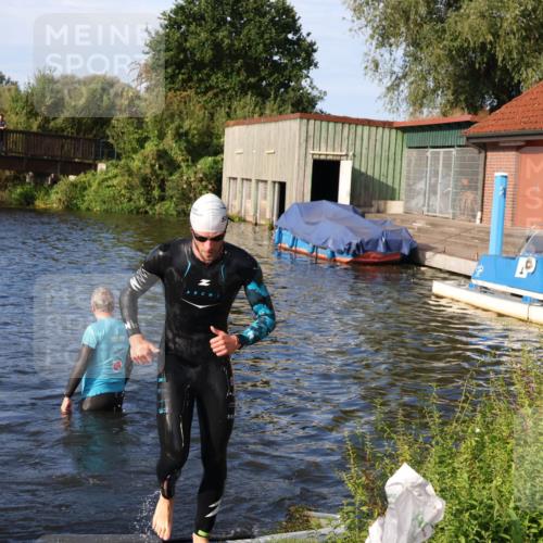 31.08.2025 - Elbe Triathlon Hamburg Luisa Fischer http://msf.ph/oto/8675404 31.08.2025 08:56:54 Schwimmen 440 meine-sportfotos.de