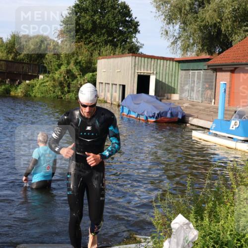 31.08.2025 - Elbe Triathlon Hamburg Luisa Fischer http://msf.ph/oto/8675406 31.08.2025 08:56:55 Schwimmen 440 meine-sportfotos.de