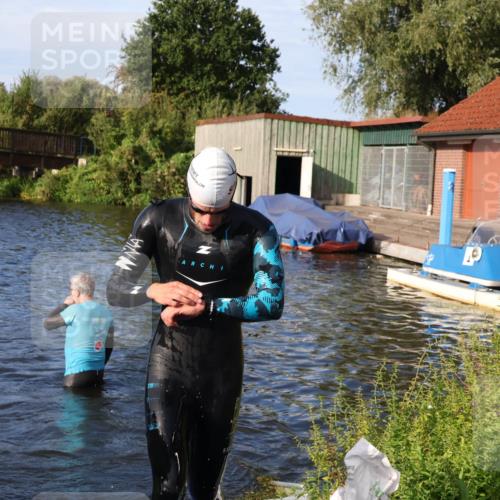 31.08.2025 - Elbe Triathlon Hamburg Luisa Fischer http://msf.ph/oto/8675410 31.08.2025 08:56:55 Schwimmen 440 meine-sportfotos.de