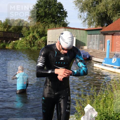 31.08.2025 - Elbe Triathlon Hamburg Luisa Fischer http://msf.ph/oto/8675411 31.08.2025 08:56:56 Schwimmen 440 meine-sportfotos.de