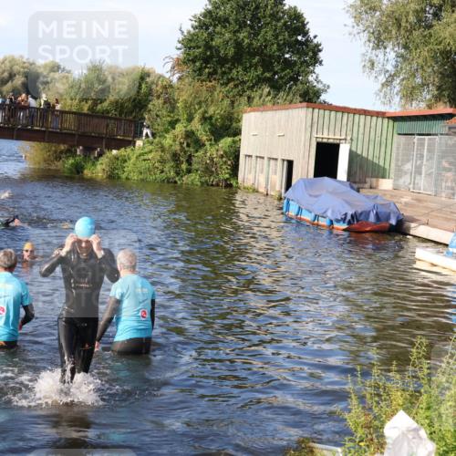 31.08.2025 - Elbe Triathlon Hamburg Luisa Fischer http://msf.ph/oto/8675424 31.08.2025 08:57:10 Schwimmen 458, 542 meine-sportfotos.de