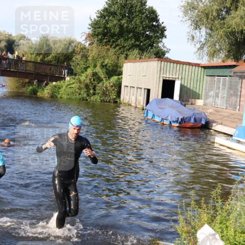 31.08.2025 - Elbe Triathlon Hamburg Luisa Fischer http://msf.ph/oto/8675428 31.08.2025 08:57:11 Schwimmen 458, 542 meine-sportfotos.de