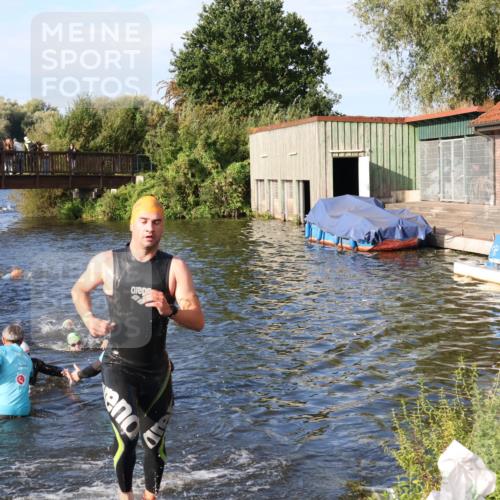 31.08.2025 - Elbe Triathlon Hamburg Luisa Fischer http://msf.ph/oto/8675445 31.08.2025 08:57:20 Schwimmen 462, 505, 516, 542 meine-sportfotos.de