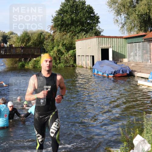 31.08.2025 - Elbe Triathlon Hamburg Luisa Fischer http://msf.ph/oto/8675447 31.08.2025 08:57:20 Schwimmen 462, 505, 516, 542 meine-sportfotos.de