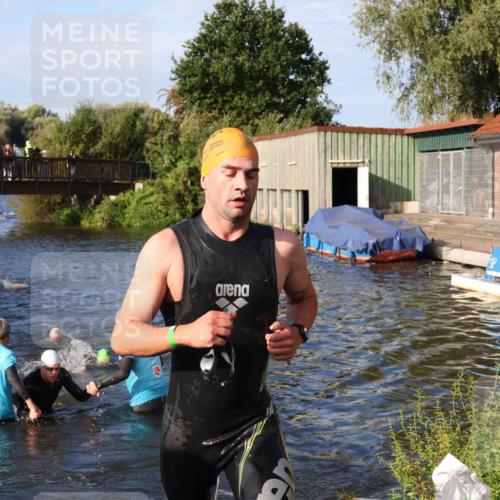 31.08.2025 - Elbe Triathlon Hamburg Luisa Fischer http://msf.ph/oto/8675450 31.08.2025 08:57:21 Schwimmen 462, 505, 516, 542 meine-sportfotos.de