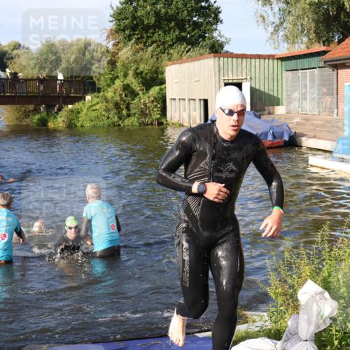 31.08.2025 - Elbe Triathlon Hamburg Luisa Fischer http://msf.ph/oto/8675468 31.08.2025 08:57:25 Schwimmen 462, 505, 516, 532 meine-sportfotos.de