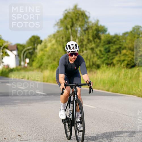 31.08.2025 - Elbe Triathlon Hamburg Michael Burmester http://msf.ph/oto/8675492 31.08.2025 10:20:09 Radfahren 577, 599, 781 meine-sportfotos.de