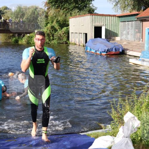 31.08.2025 - Elbe Triathlon Hamburg Luisa Fischer http://msf.ph/oto/8675494 31.08.2025 08:57:31 Schwimmen 462, 516, 532 meine-sportfotos.de