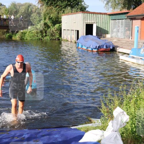 31.08.2025 - Elbe Triathlon Hamburg Luisa Fischer http://msf.ph/oto/8675502 31.08.2025 08:57:34 Schwimmen 462, 532, 550 meine-sportfotos.de
