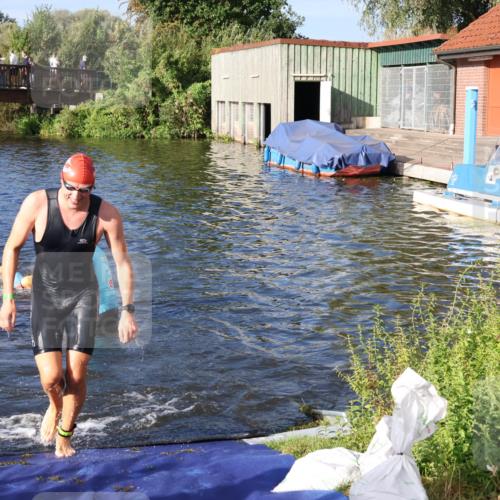 31.08.2025 - Elbe Triathlon Hamburg Luisa Fischer http://msf.ph/oto/8675506 31.08.2025 08:57:35 Schwimmen 532, 550 meine-sportfotos.de