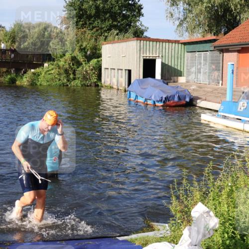 31.08.2025 - Elbe Triathlon Hamburg Luisa Fischer http://msf.ph/oto/8675518 31.08.2025 08:57:41 Schwimmen 550 meine-sportfotos.de
