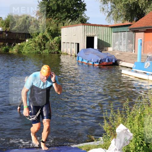 31.08.2025 - Elbe Triathlon Hamburg Luisa Fischer http://msf.ph/oto/8675525 31.08.2025 08:57:42 Schwimmen 550 meine-sportfotos.de