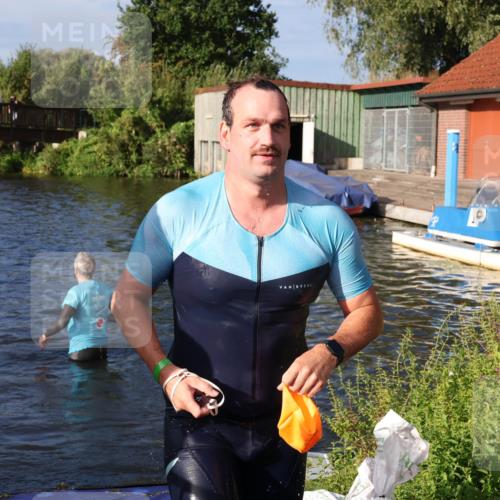 31.08.2025 - Elbe Triathlon Hamburg Luisa Fischer http://msf.ph/oto/8675534 31.08.2025 08:57:44 Schwimmen 550 meine-sportfotos.de