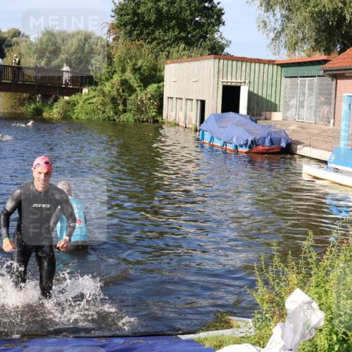 31.08.2025 - Elbe Triathlon Hamburg Luisa Fischer http://msf.ph/oto/8675537 31.08.2025 08:58:06 Schwimmen 397 meine-sportfotos.de