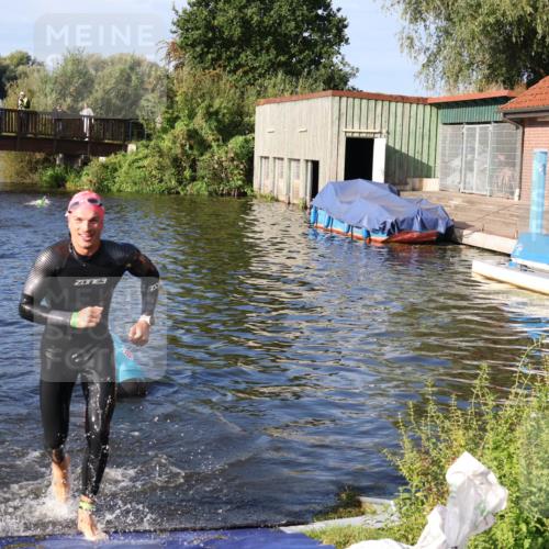 31.08.2025 - Elbe Triathlon Hamburg Luisa Fischer http://msf.ph/oto/8675541 31.08.2025 08:58:07 Schwimmen 397 meine-sportfotos.de