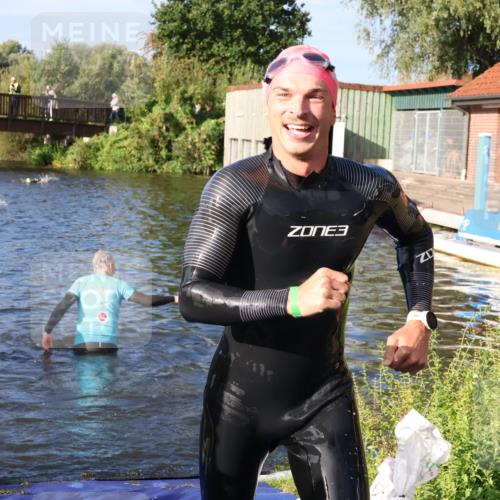 31.08.2025 - Elbe Triathlon Hamburg Luisa Fischer http://msf.ph/oto/8675548 31.08.2025 08:58:08 Schwimmen 397 meine-sportfotos.de