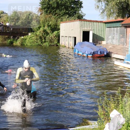 31.08.2025 - Elbe Triathlon Hamburg Luisa Fischer http://msf.ph/oto/8675556 31.08.2025 08:58:23 Schwimmen 426, 430, 439 meine-sportfotos.de